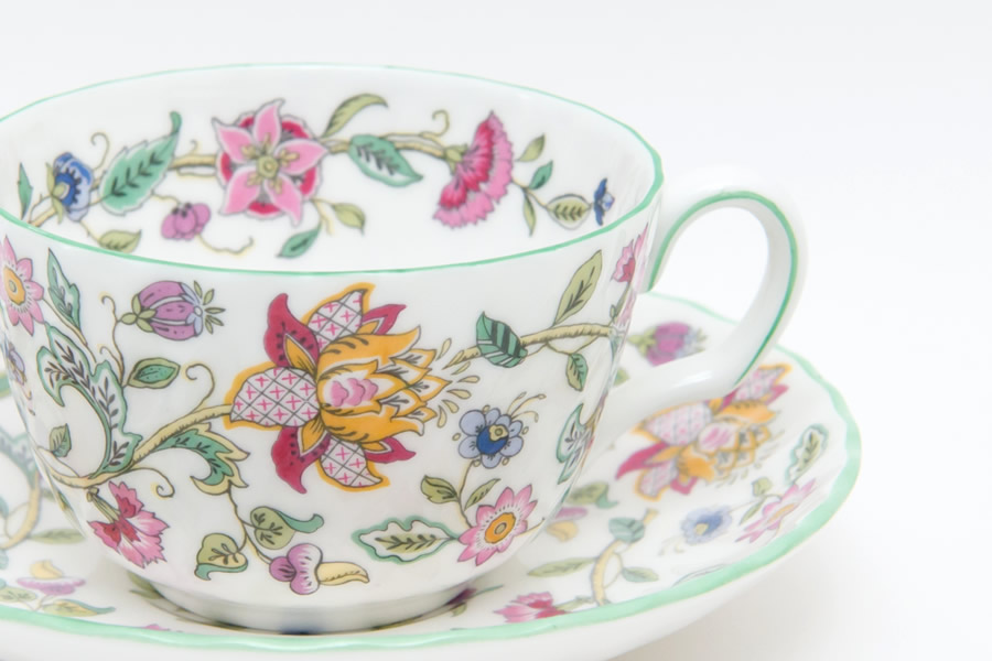 ミントンの永遠の定番「ハドンホール」の魅力｜ブランド食器買取の