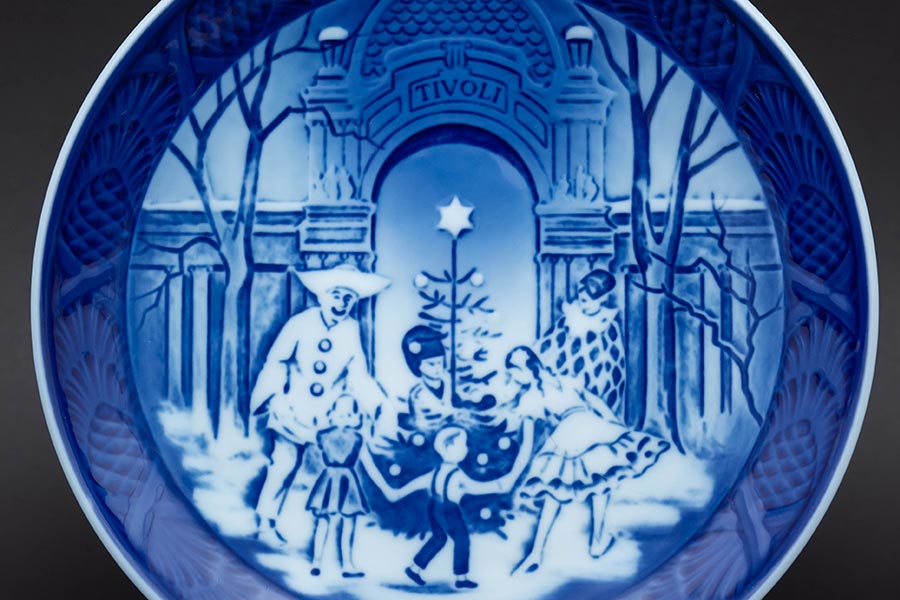 ロイヤル・コペンハーゲン イヤープレート（1990年）『Christmas at tivoli（チボリのクリスマス）』