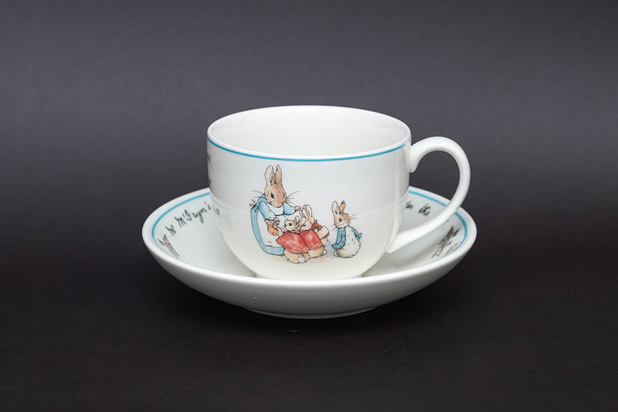 WEDGWOOD ブルーライン ピーターラビット カップ・ソーサー - 食器