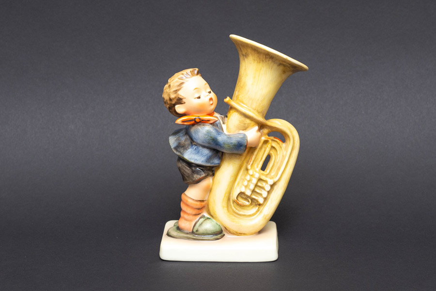 ゲーベル フンメル人形 『The Tuba Player（チューバ奏者）』