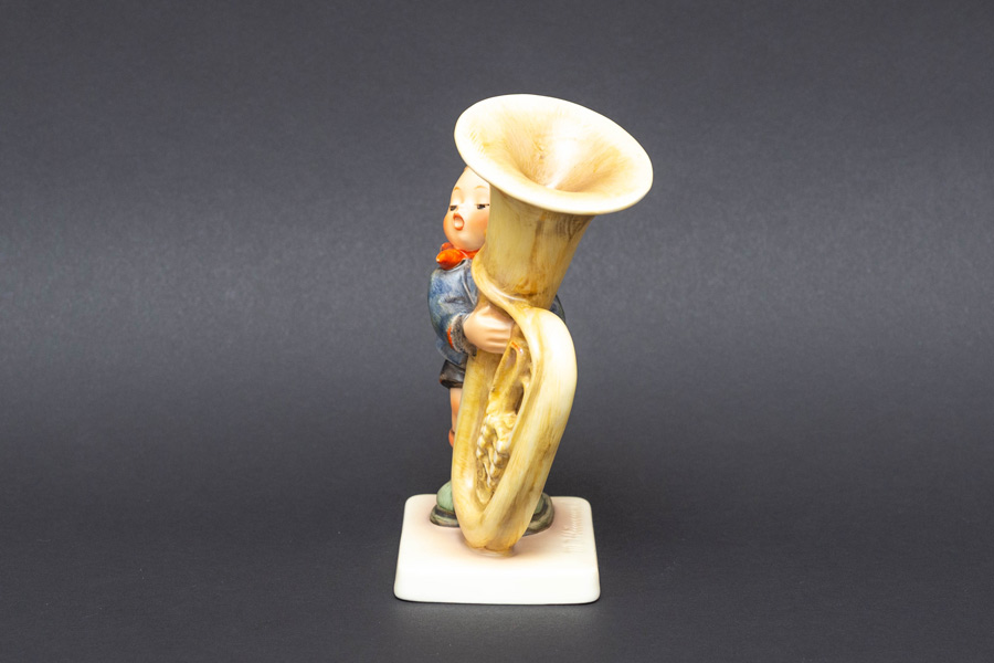 ゲーベル フンメル人形 『The Tuba Player（チューバ奏者）』